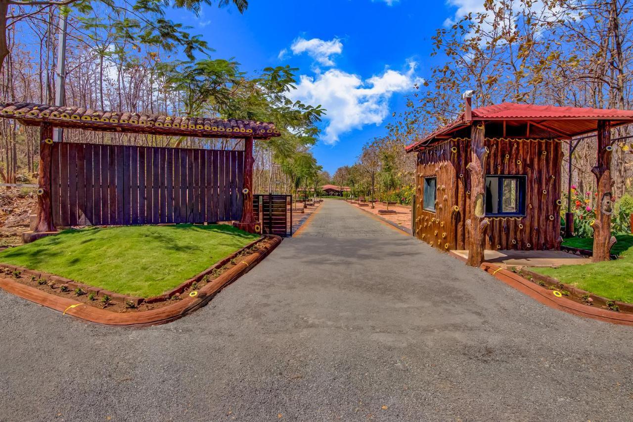Hotel Club Mahindra Netrang Extérieur photo