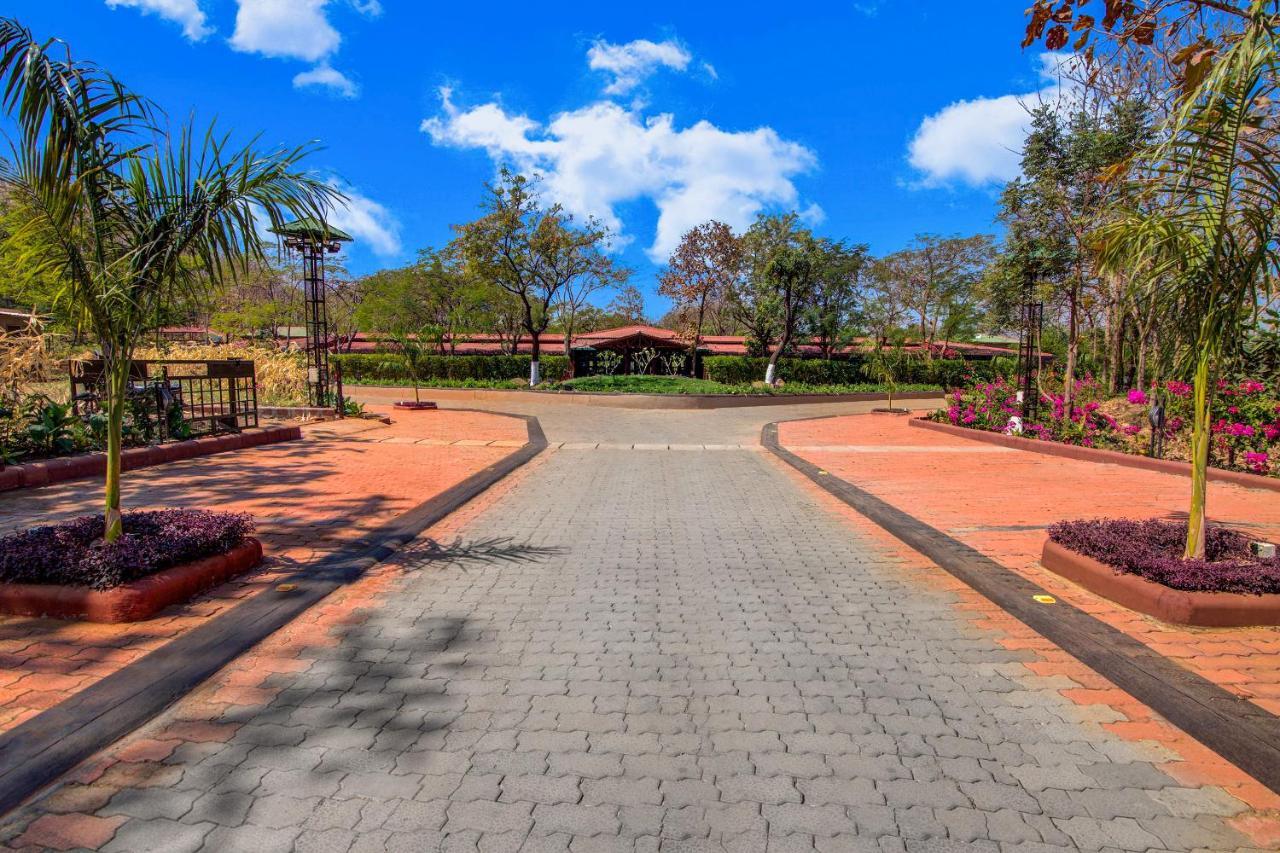 Hotel Club Mahindra Netrang Extérieur photo