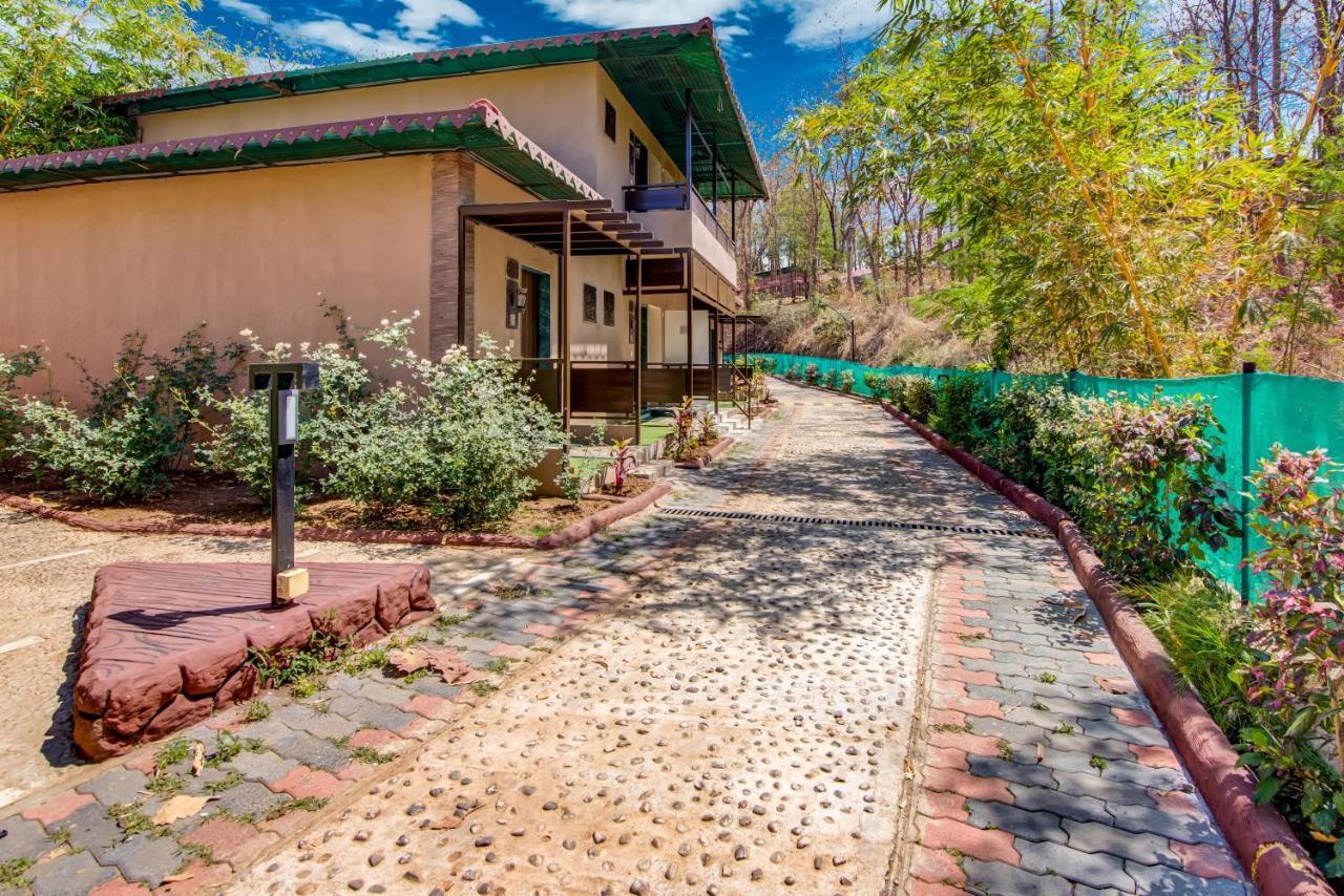 Hotel Club Mahindra Netrang Extérieur photo