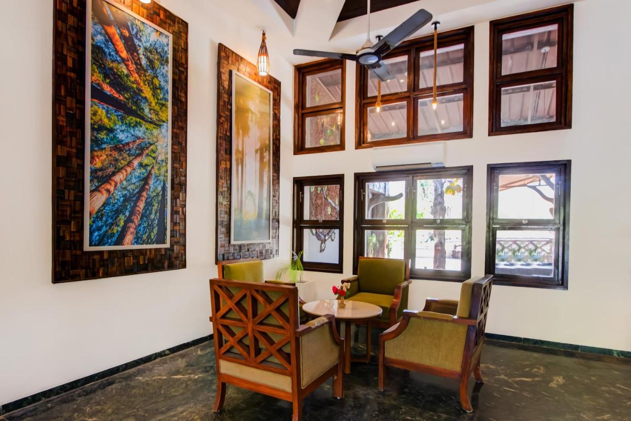 Hotel Club Mahindra Netrang Extérieur photo