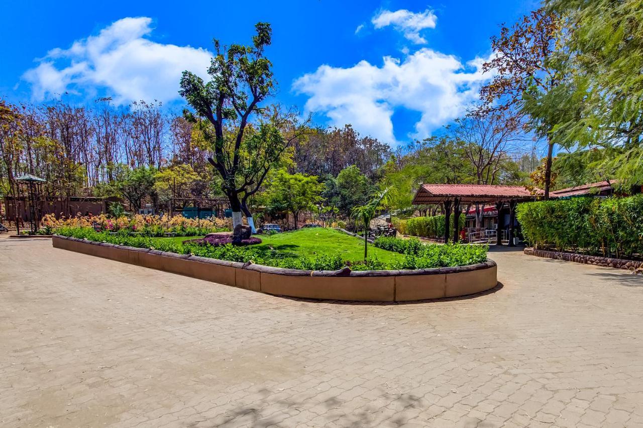 Hotel Club Mahindra Netrang Extérieur photo