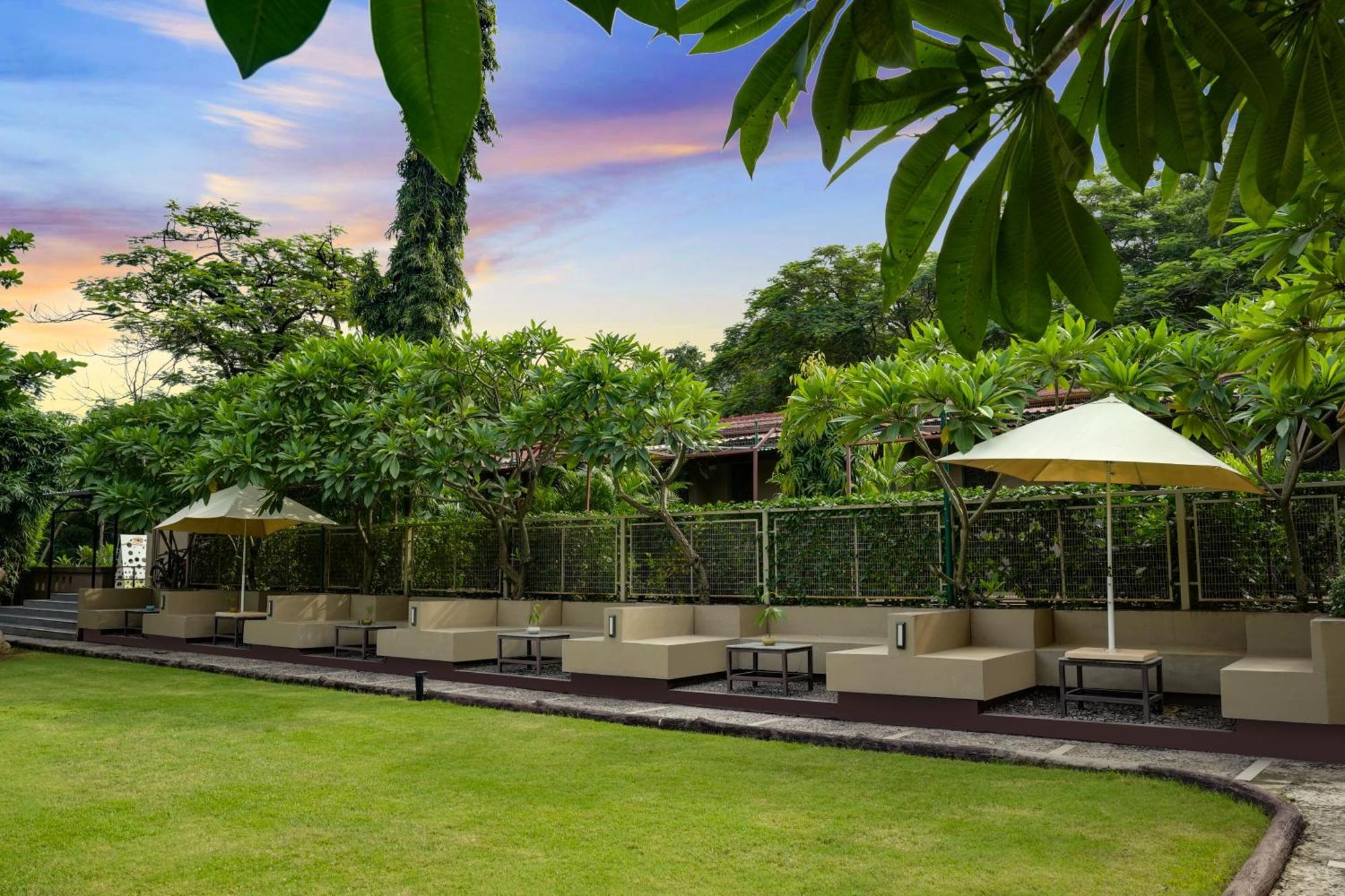 Hotel Club Mahindra Netrang Extérieur photo