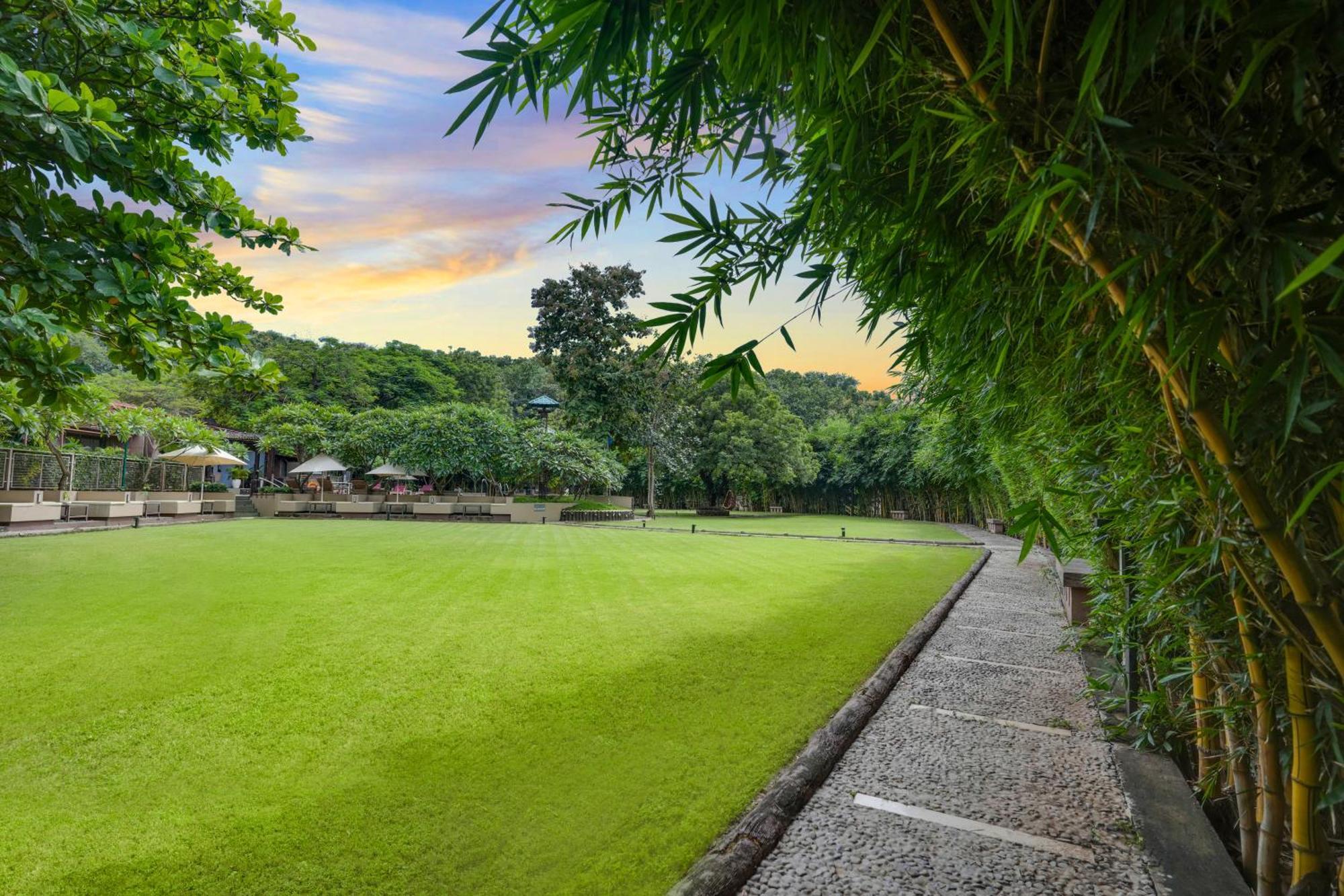 Hotel Club Mahindra Netrang Extérieur photo